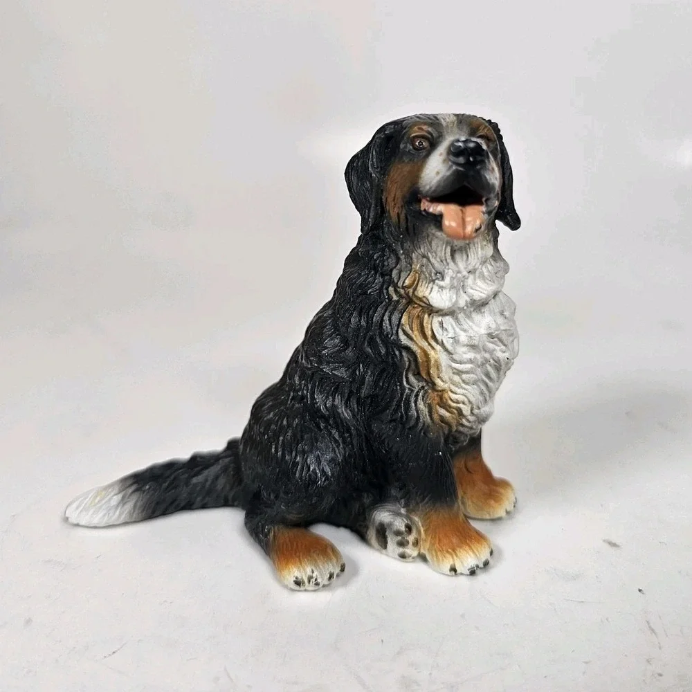 Schleich Bernese Mountain Dog Figure Pet Animal Sitting Puppy 2.75